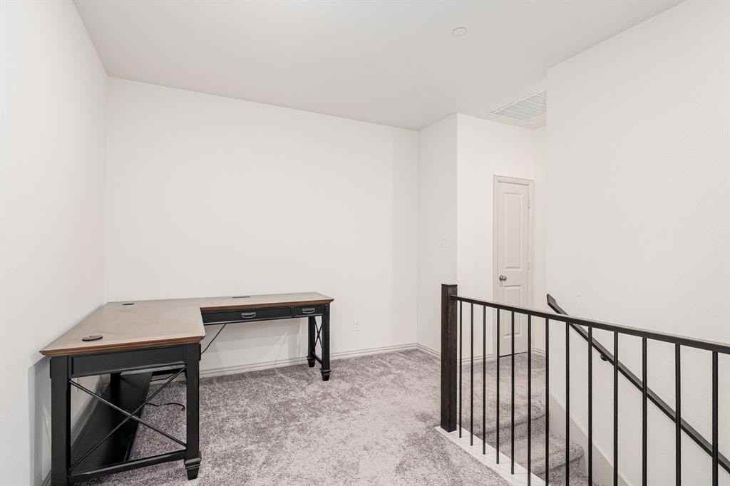 988 Emil Place - Photo 7 of 17