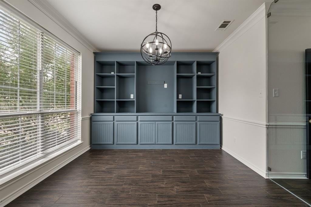 2101 Tarrant Lane - Photo 5 of 30