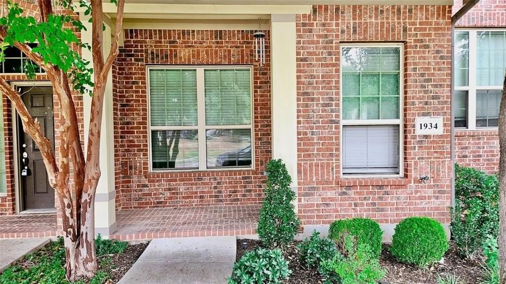 1934 Loma Alta Drive - Photo 2 of 27