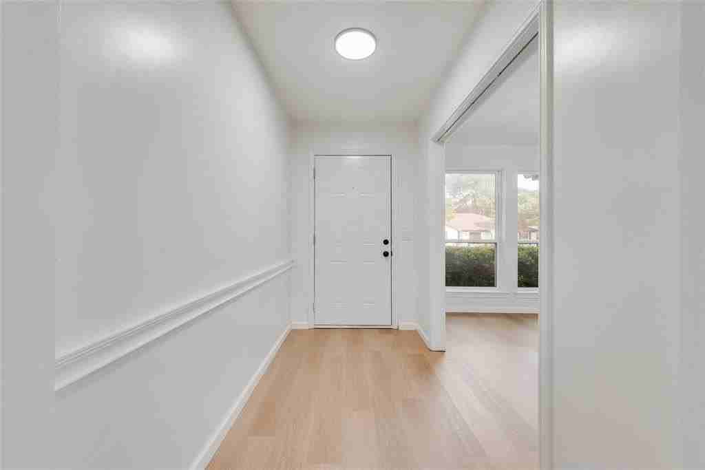 2307 Glen Forest Ln - Photo 2 of 20