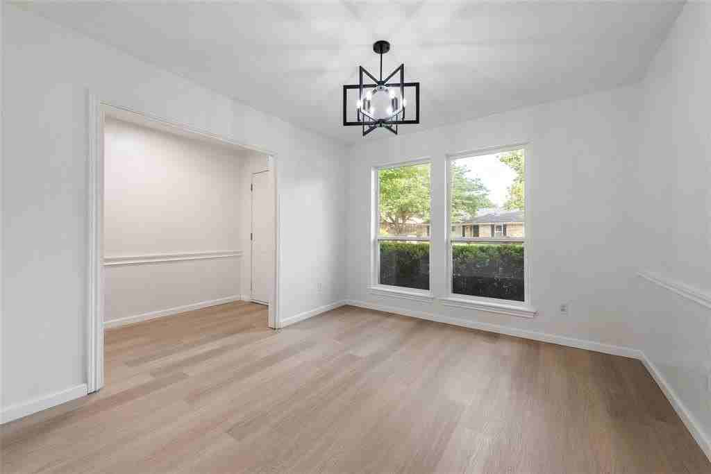 2307 Glen Forest Ln - Photo 4 of 20