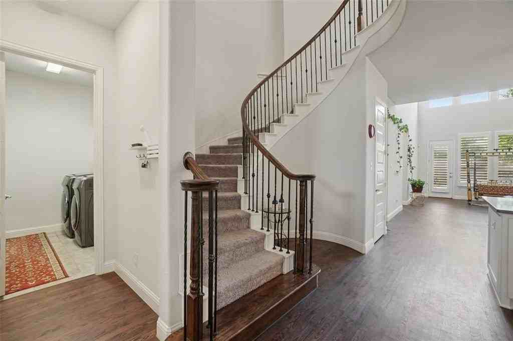 6209 Verbena Lane - Photo 3 of 38