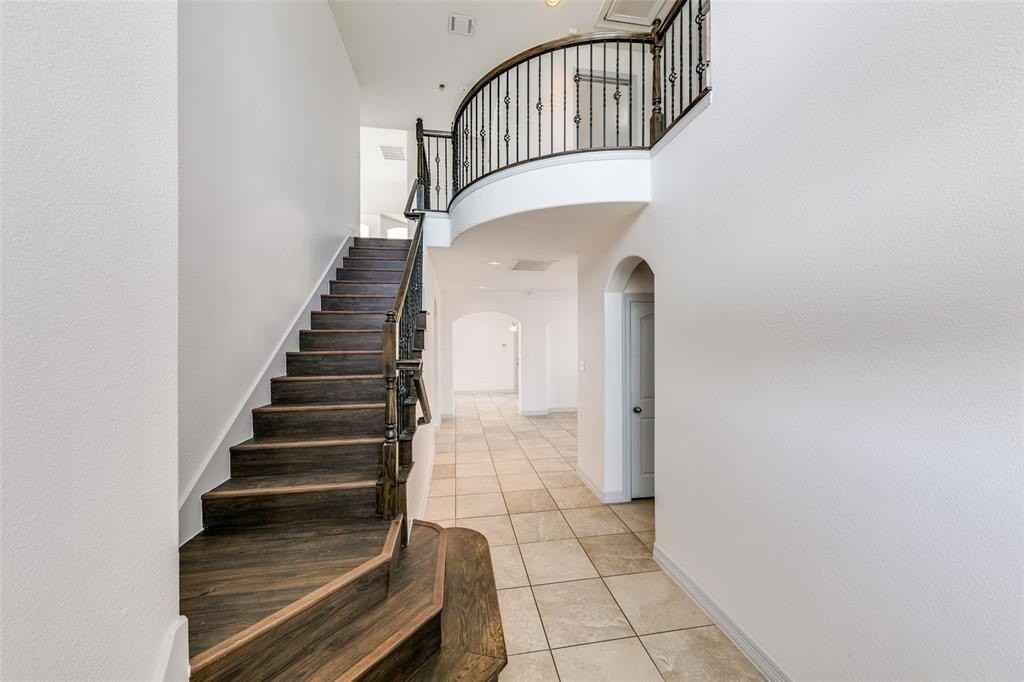 4328 Oak Bluff Lane - Photo 7 of 31