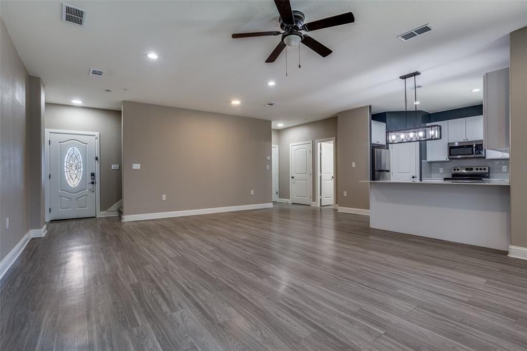 1026 Debby Court - Photo 4 of 25