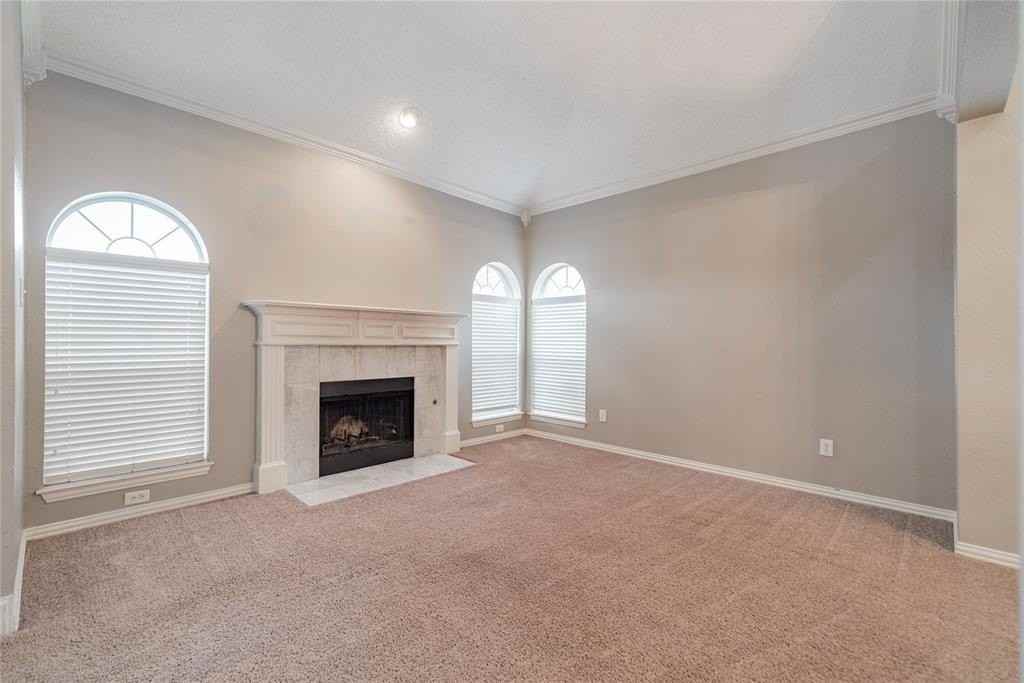 112 Midcrest Drive - Photo 5 of 37