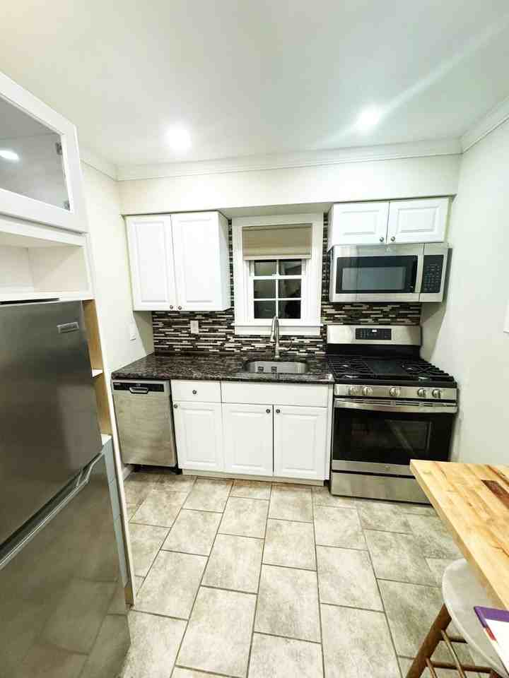 62 Remsen Street #2 - Photo 3 of 5