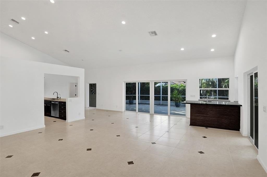 2891 Northwest 28th Terrace - Photo 5 of 50