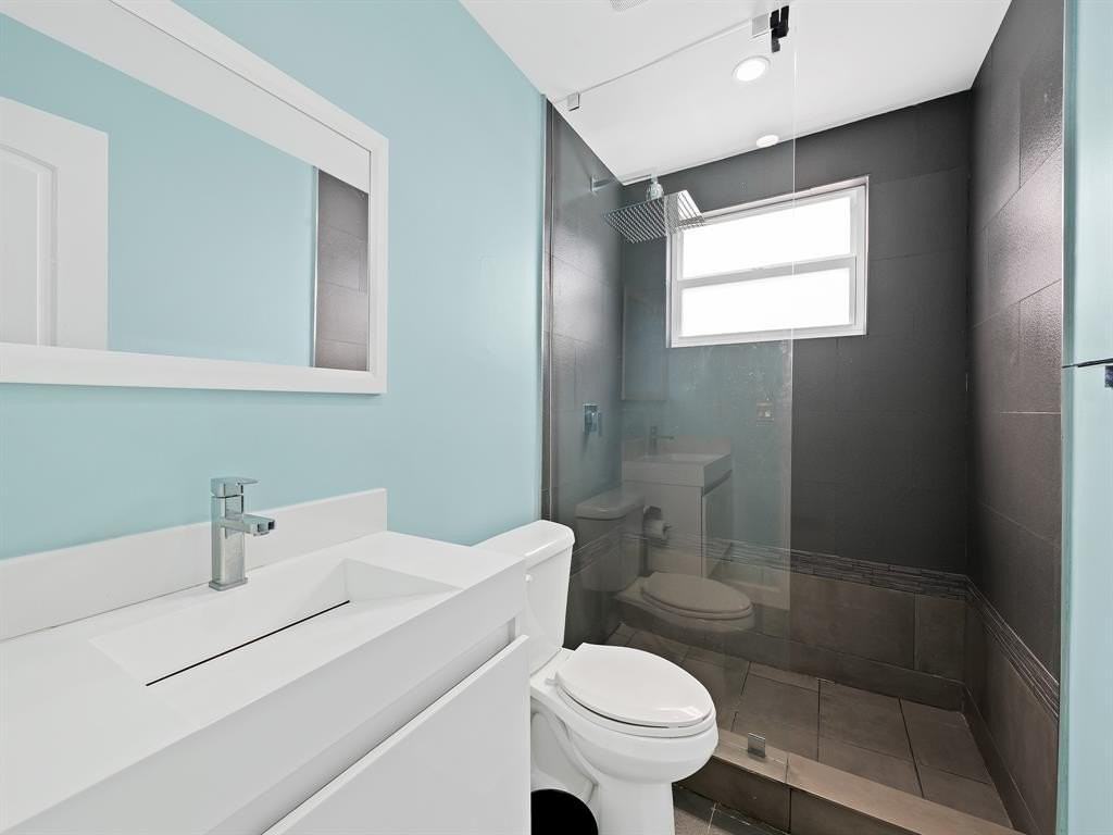 2591 Northeast 55th Court #102 - Photo 7 of 12