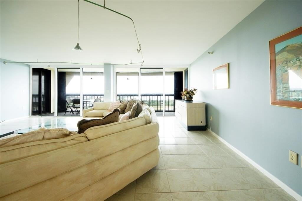 2480 Presidential Way #1903 - Photo 3 of 50