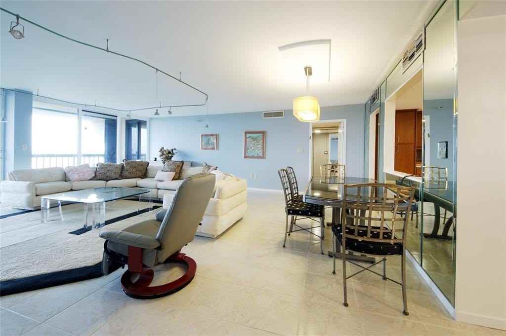 2480 Presidential Way #1903 - Photo 5 of 50