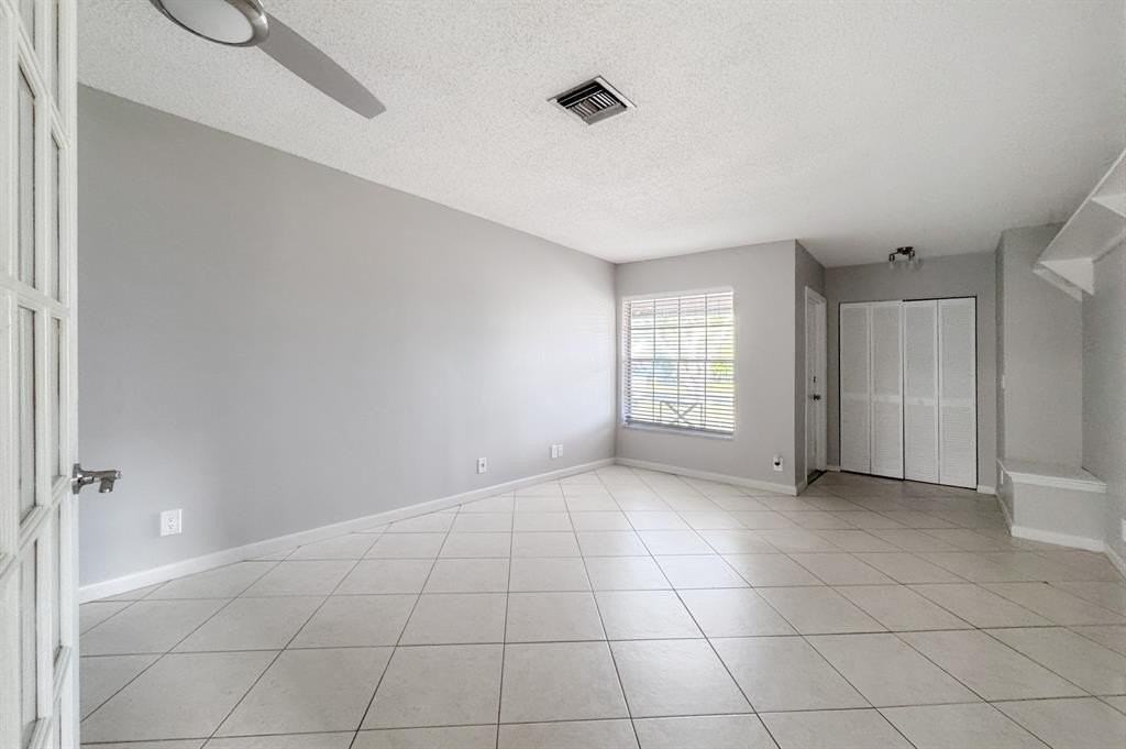 2857 Northeast 2nd Avenue - Photo 2 of 26