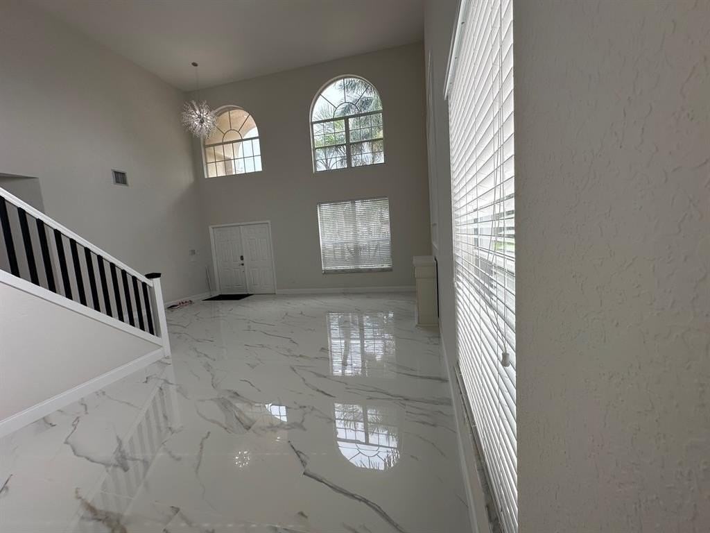 12763 Hyland Circle - Photo 2 of 10