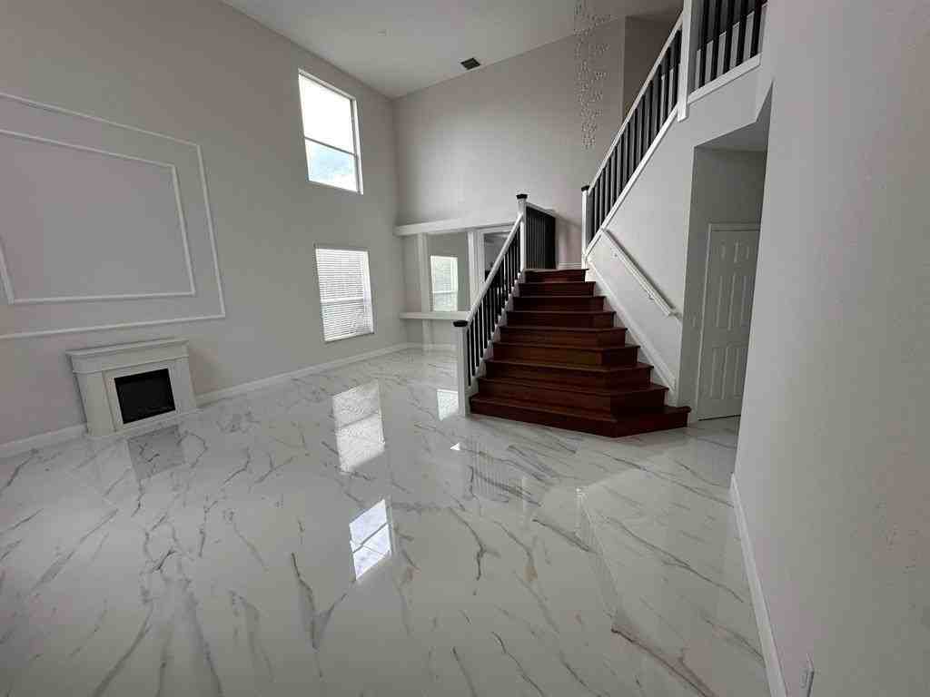 12763 Hyland Circle - Photo 3 of 10