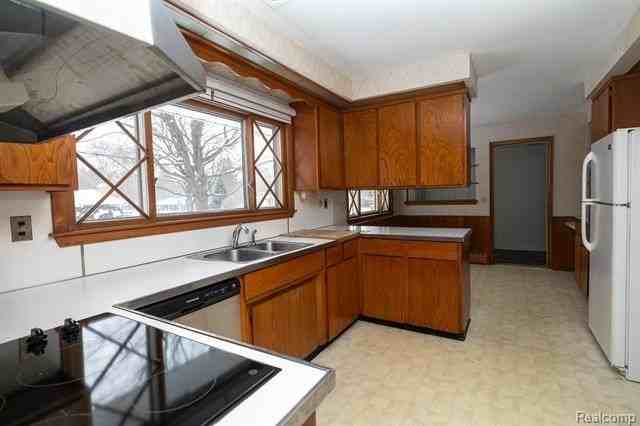 851 Helston Rd - Photo 6 of 28