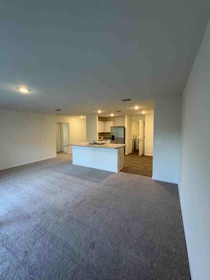 295 Crescent Street Southeast - Photo 4 of 17