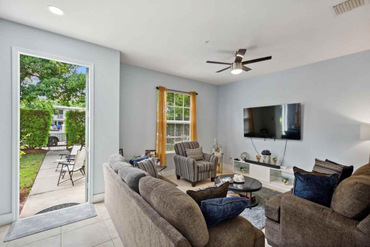 148 Southwest 7th Court - Photo 3 of 19