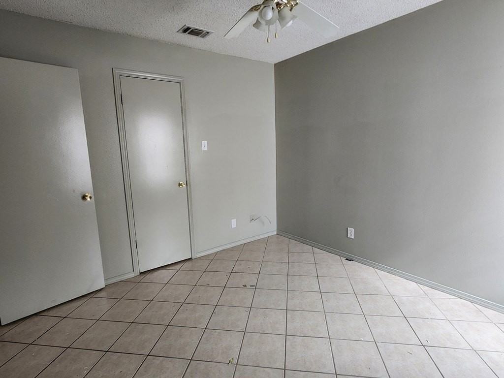 1220 June Lane - Photo 6 of 14