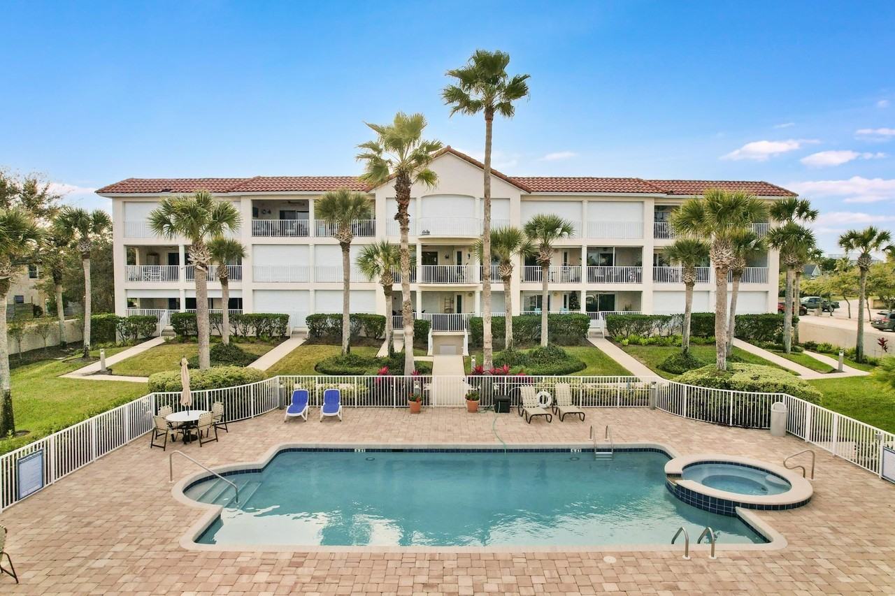 33 Comares Avenue #203 - Photo 5 of 39