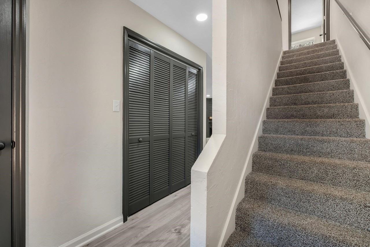 1226 Hidden Place - Photo 3 of 15