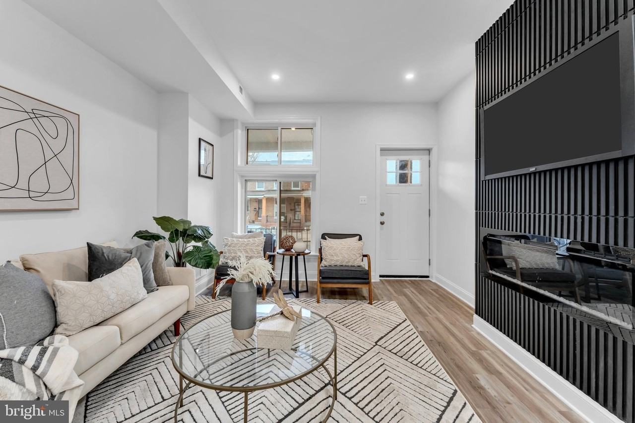 3202 Mcelderry Street - Photo 6 of 23