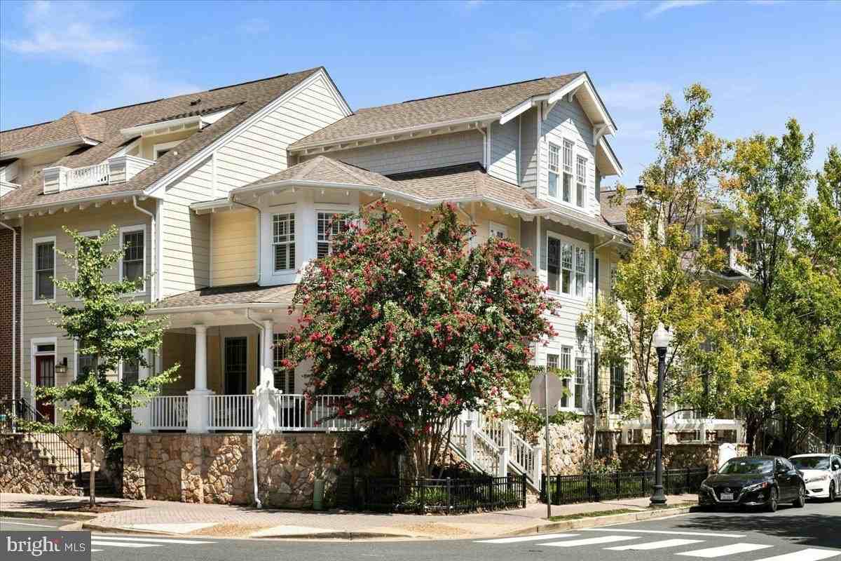 2863 11th Street North - Photo 2 of 43