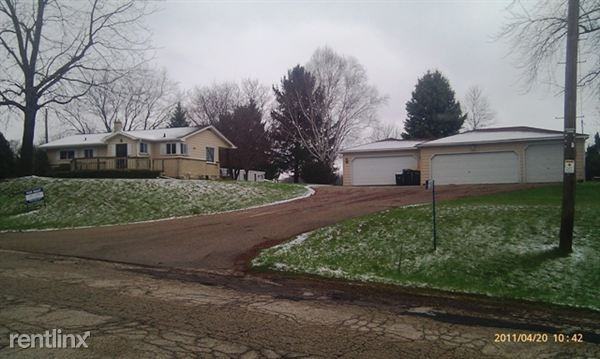 W3252 E Gate Dr - Photo 2 of 4