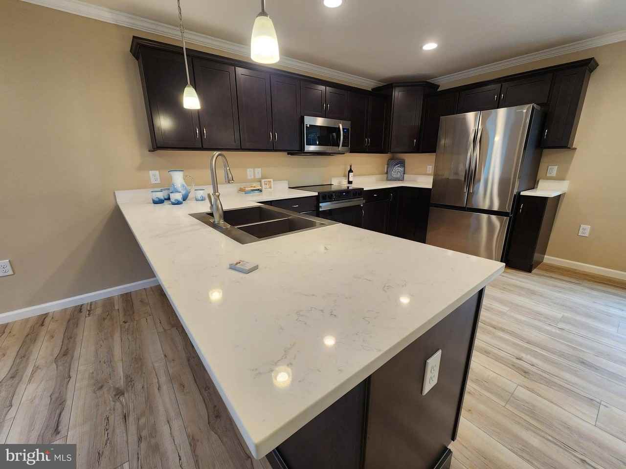 175 North Madison Street - Photo 4 of 20