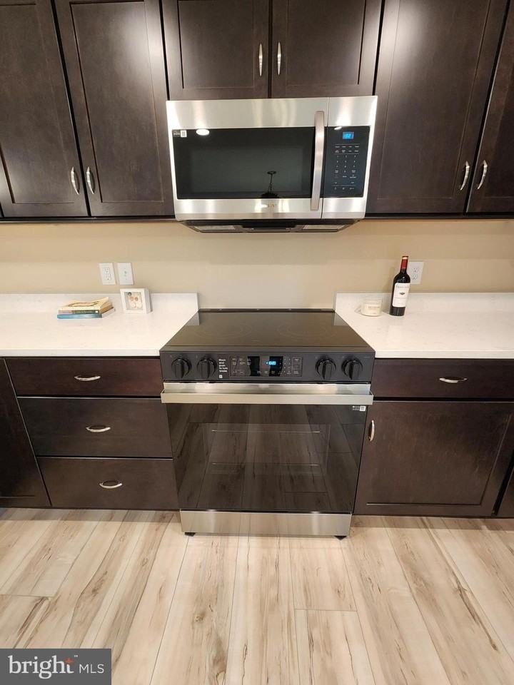 175 North Madison Street - Photo 6 of 20