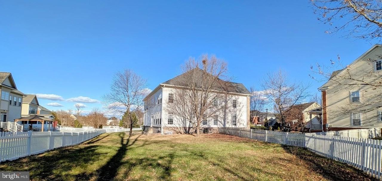 10918 Crider Court - Photo 2 of 50