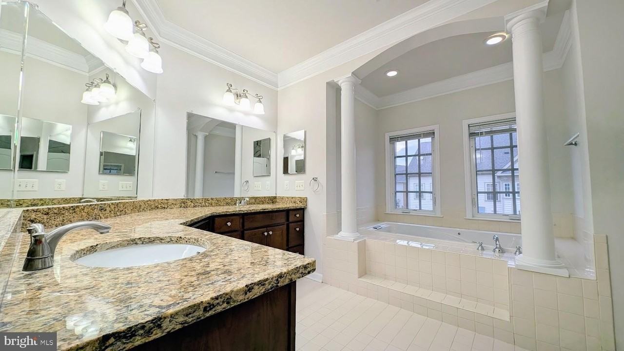 10918 Crider Court - Photo 6 of 50