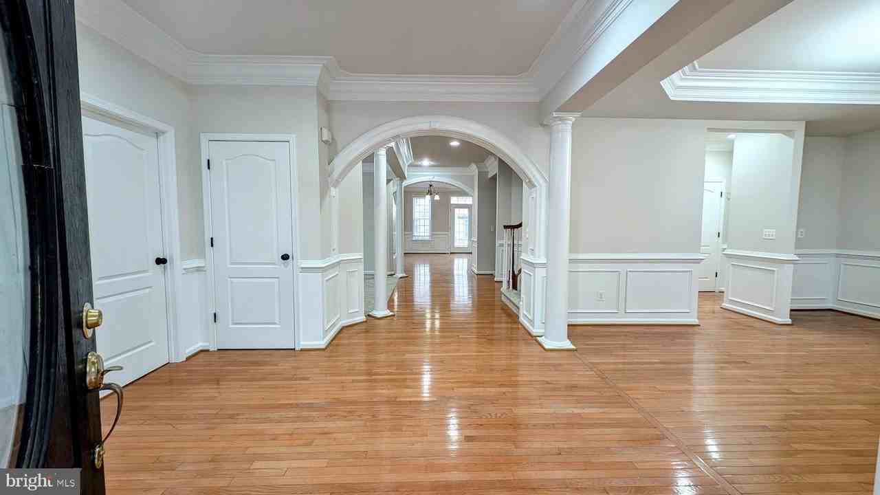 10918 Crider Court - Photo 7 of 50