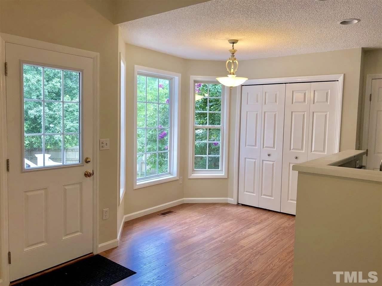 2825 Glastonbury Rd - Photo 6 of 21