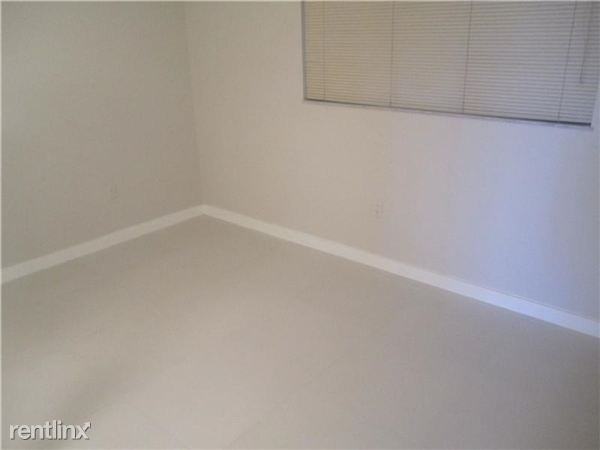 8075 SW 107th Ave - Photo 3 of 6