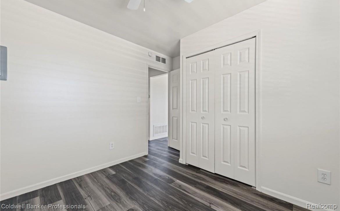 20887 Flora Street - Photo 2 of 14