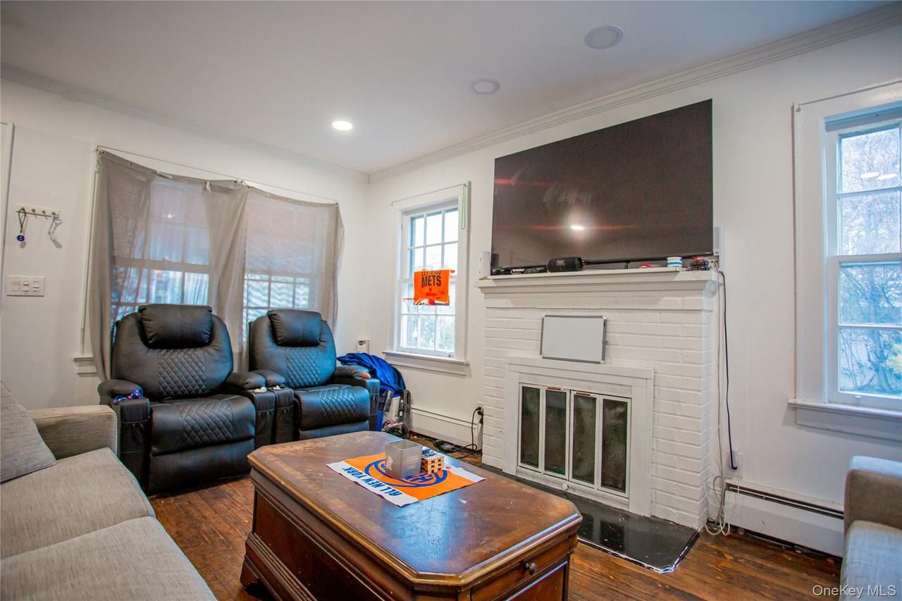 76 Clayton Ave - Photo 7 of 31