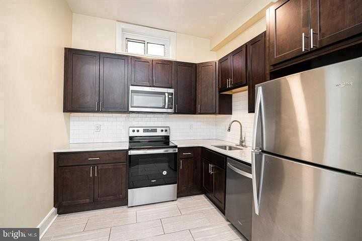215 Bridge Street - Photo 5 of 33