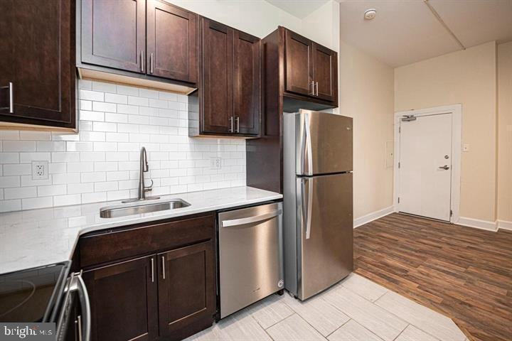215 Bridge Street - Photo 7 of 33