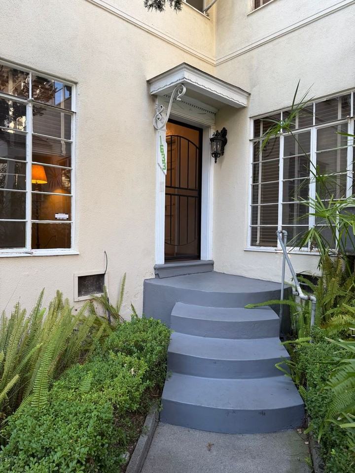 1631 Rodney Drive - Photo 4 of 36