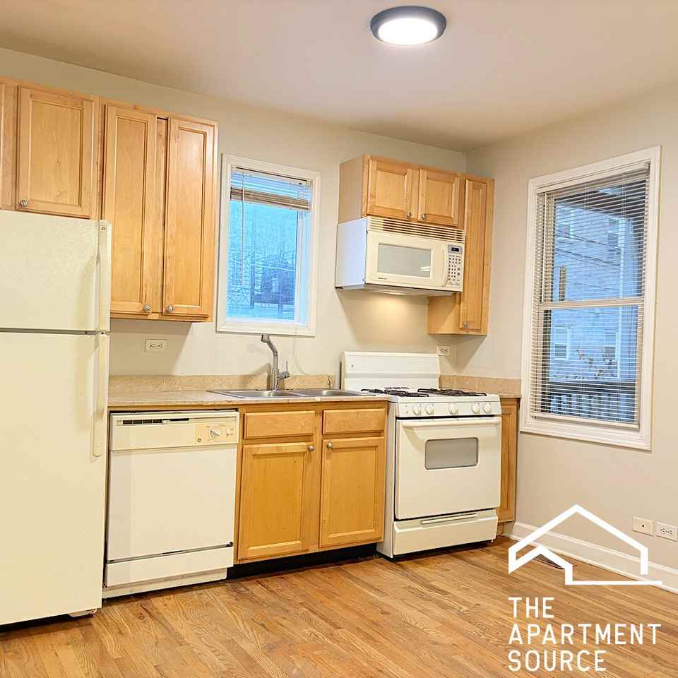 1512 West Erie Street #1 - Photo 2 of 16