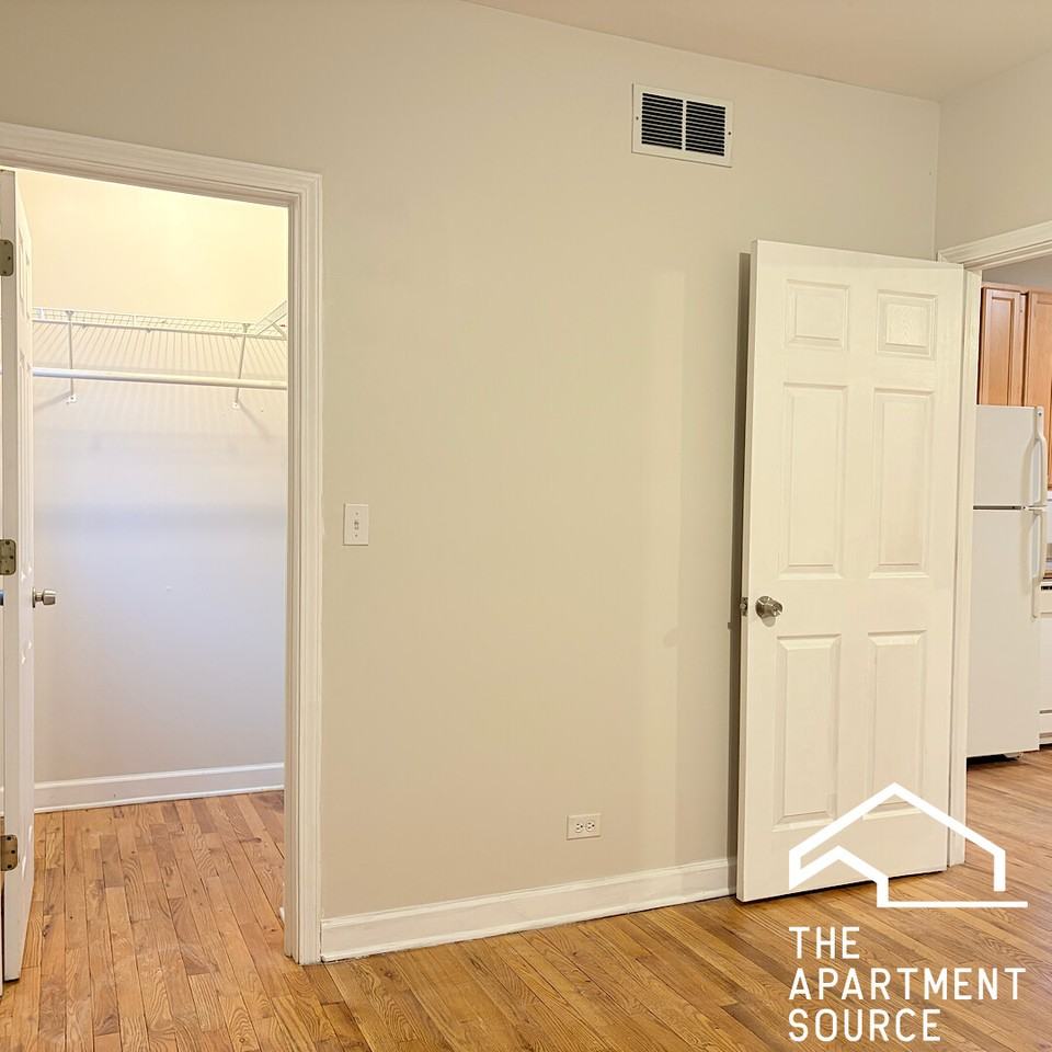 1512 West Erie Street #1 - Photo 6 of 16