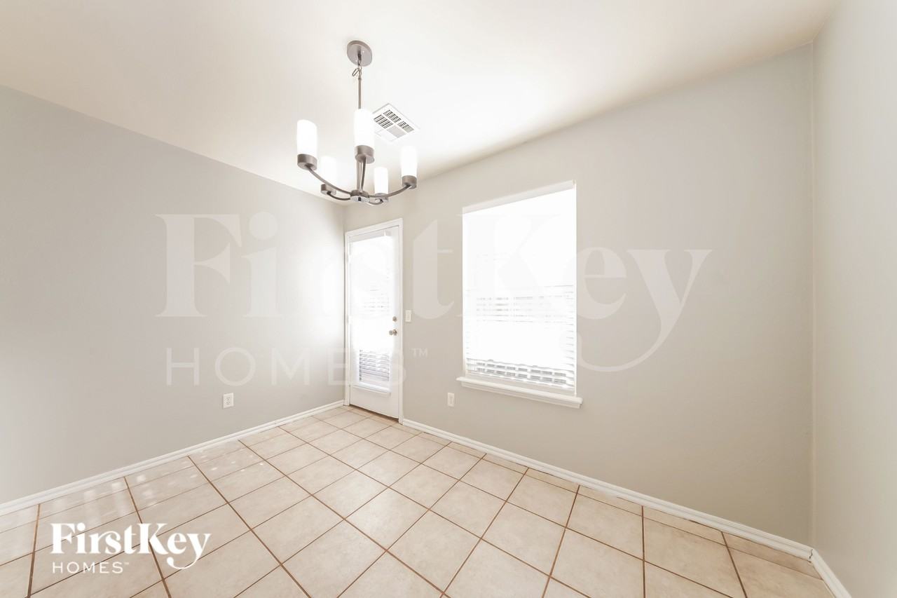 3105 Sw 104th Ter - Photo 6 of 19