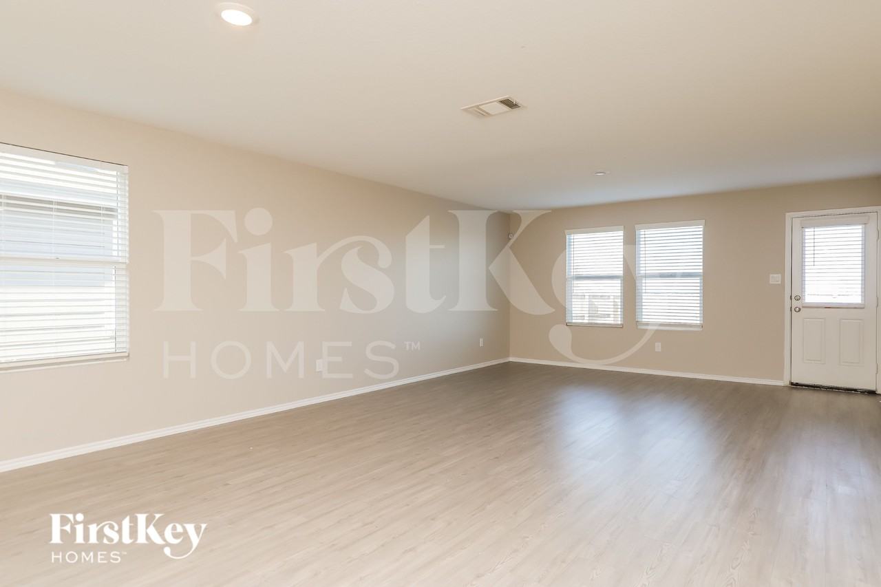 3921 Far Horizon - Photo 3 of 19