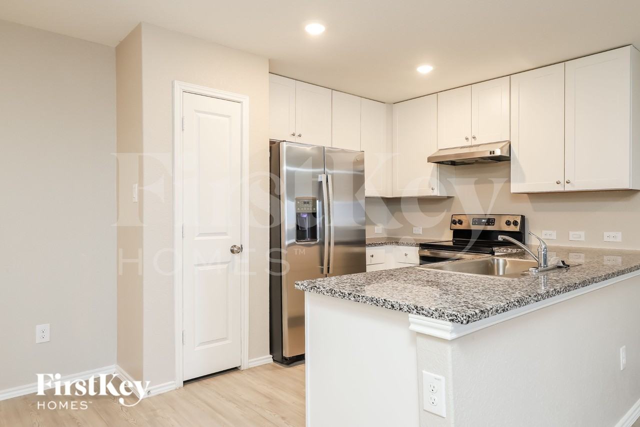 3921 Far Horizon - Photo 7 of 19