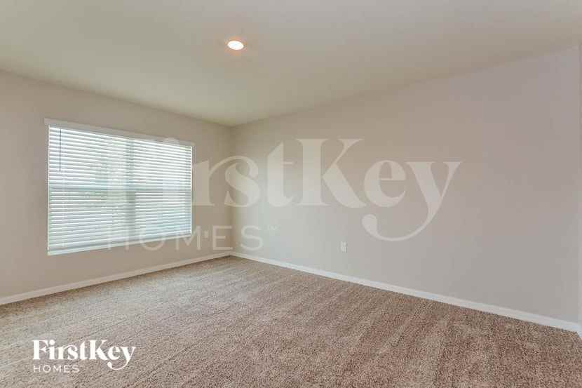 8549 Triumph Circle - Photo 3 of 15