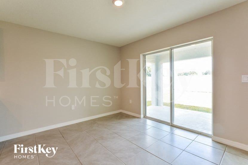 8549 Triumph Circle - Photo 4 of 15