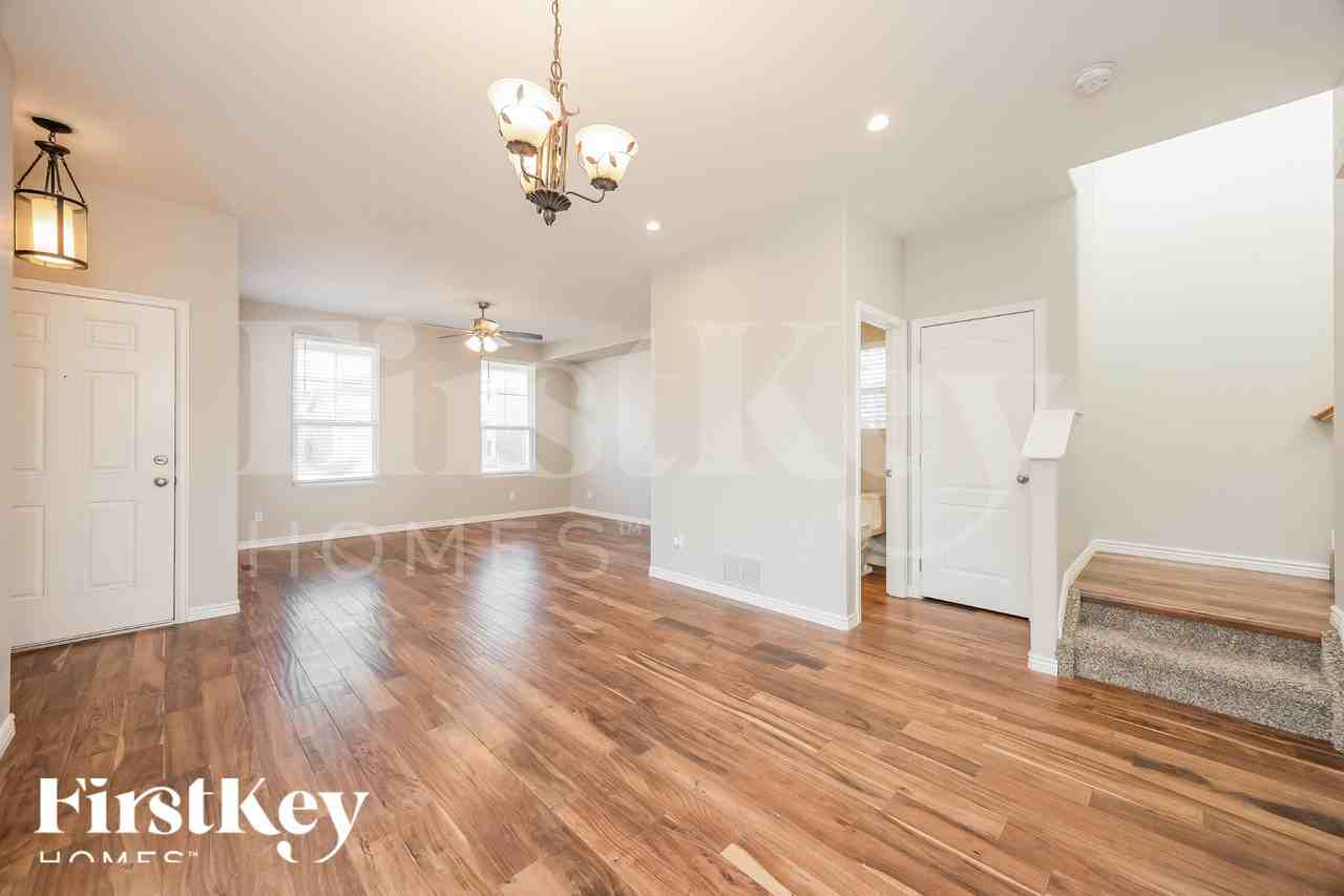 6419 Silverwind Cir - Photo 3 of 16