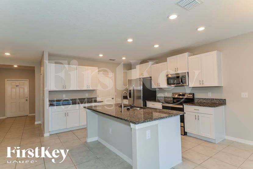 806 Timeless Moss Drive - Photo 4 of 15