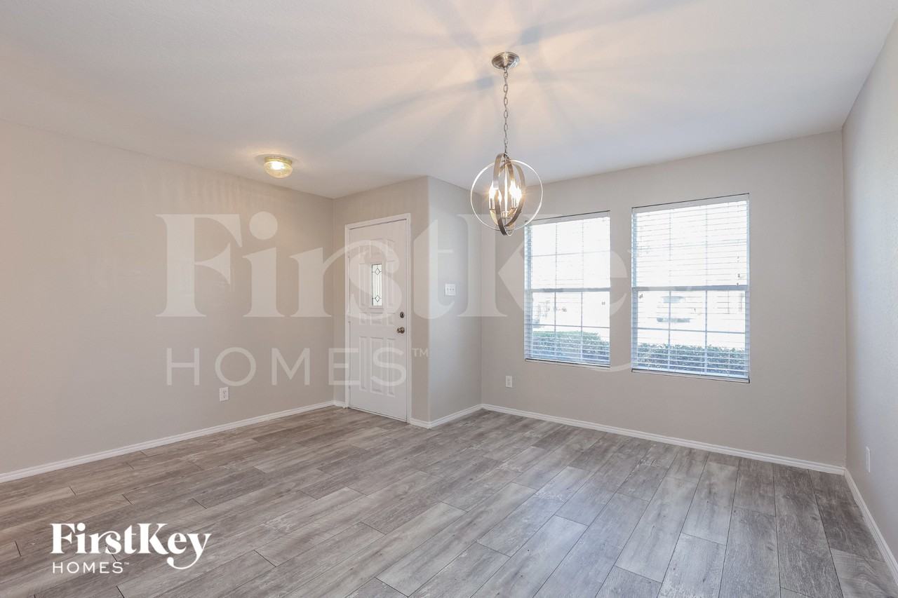 814 Silverado Way - Photo 2 of 15