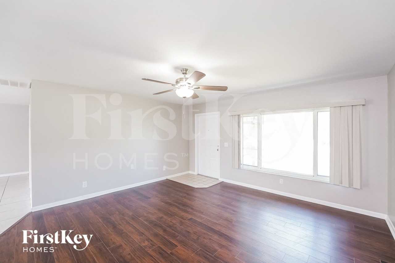 1304 Wilmette Street - Photo 3 of 15