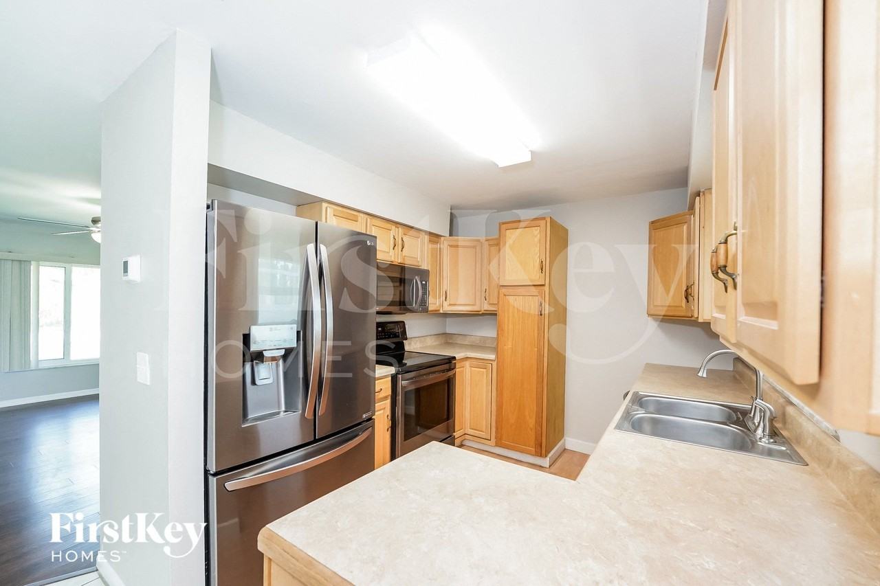 1304 Wilmette Street - Photo 6 of 15